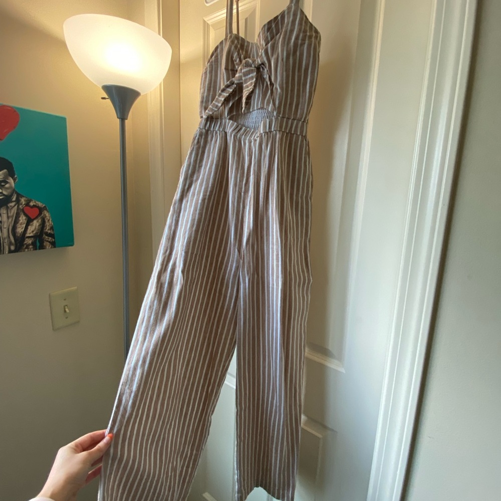 Abercrombie jumpsuit with pockets! Worn once!
